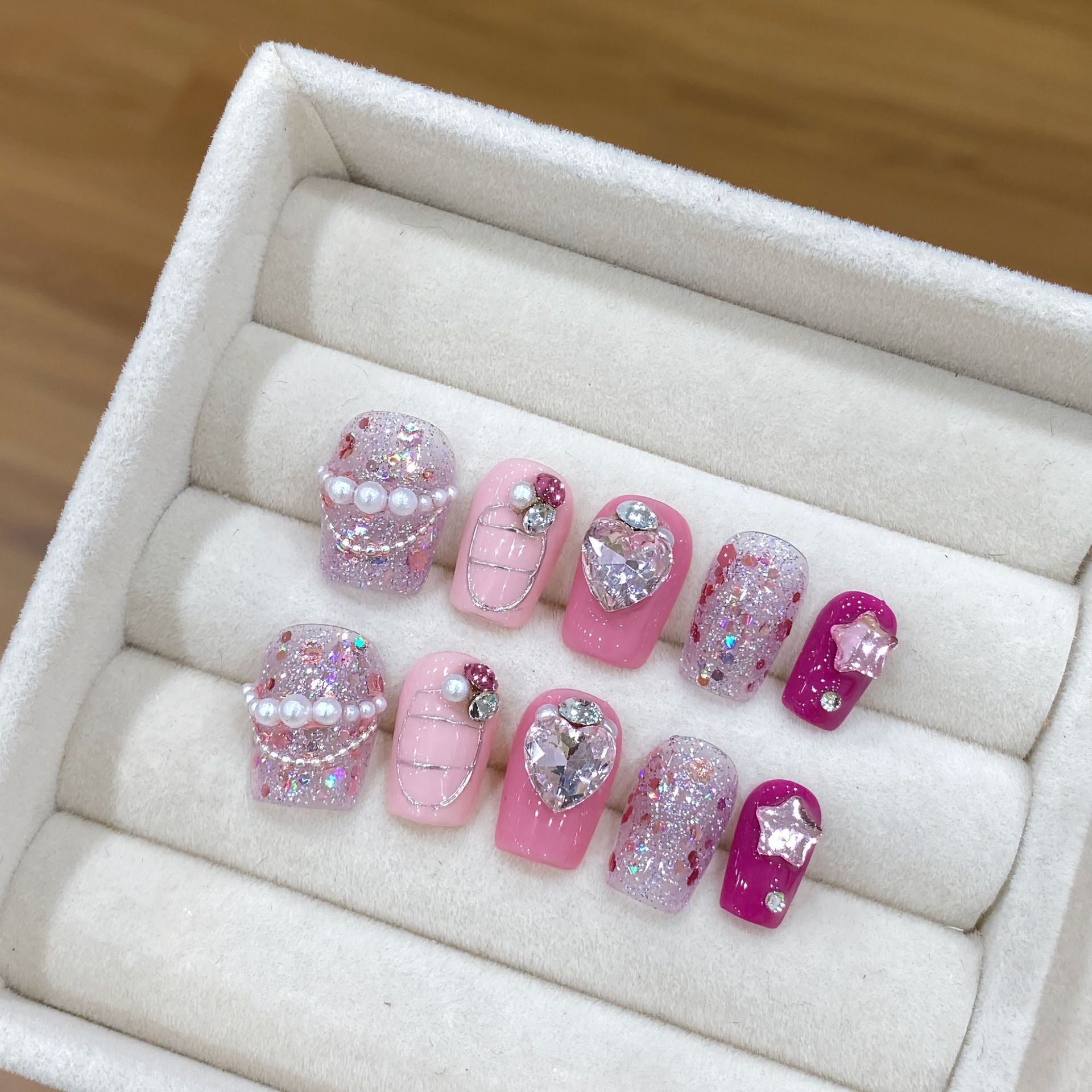 กดบนเล็บปลอมเลื่อมแวววาวกุหลาบ - Resin Art Glitter บทวิจารณ์และราคา